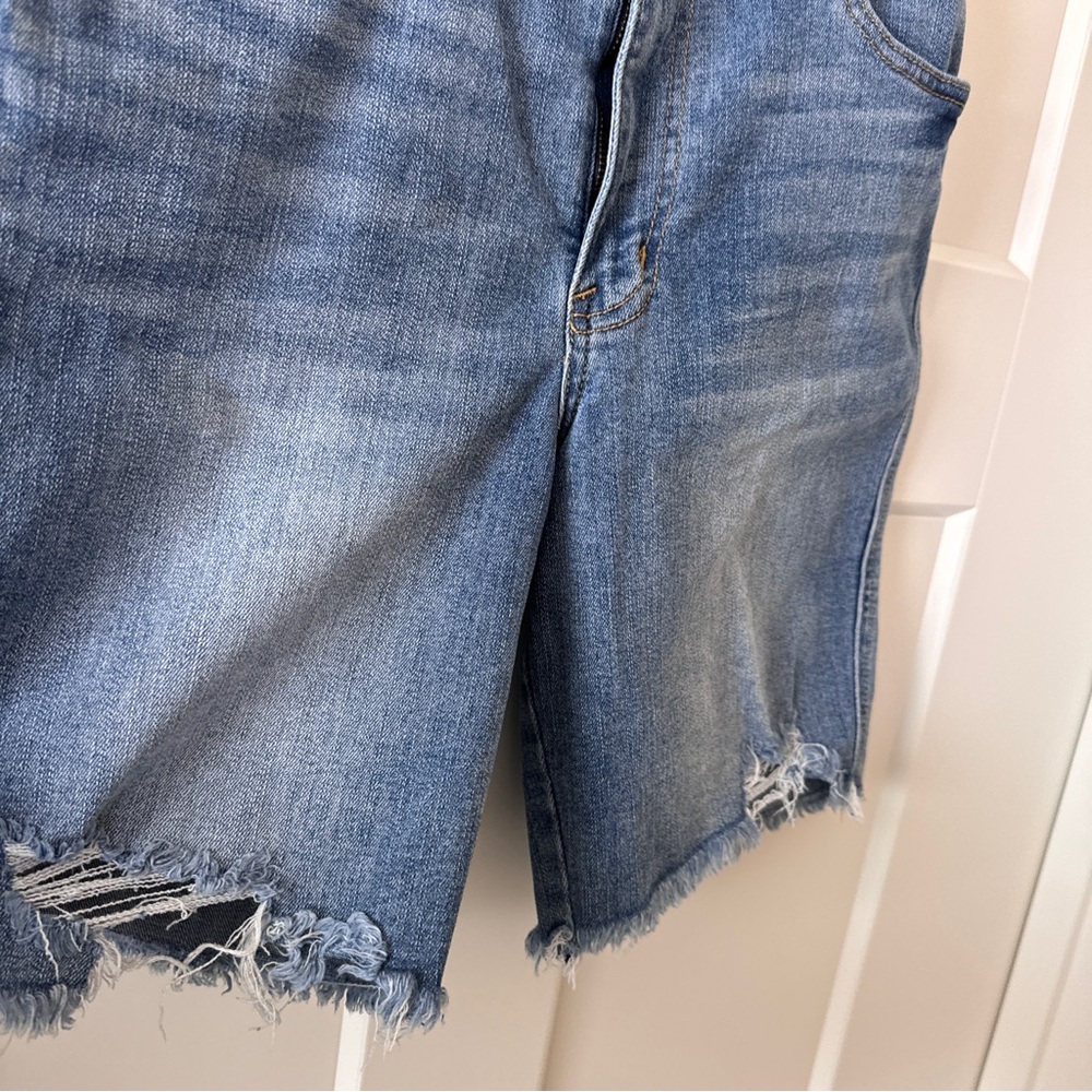 Ella Moss High Waisted Bermuda Women's Shorts - Picture 3 of 4